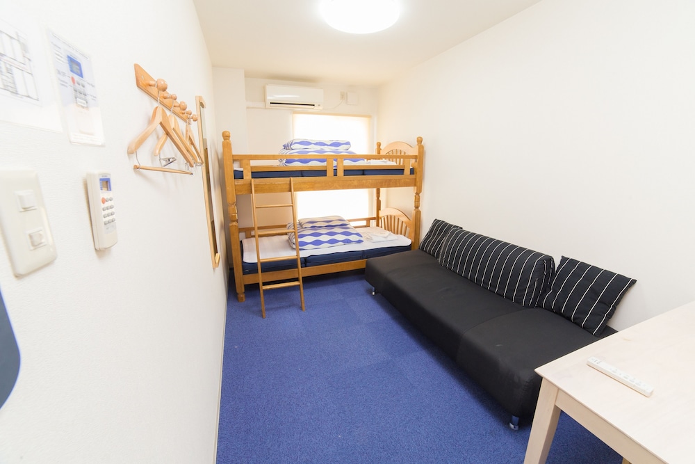 ツインルーム (with Sofa,Shared Bathroom) | ケイズハウス京都