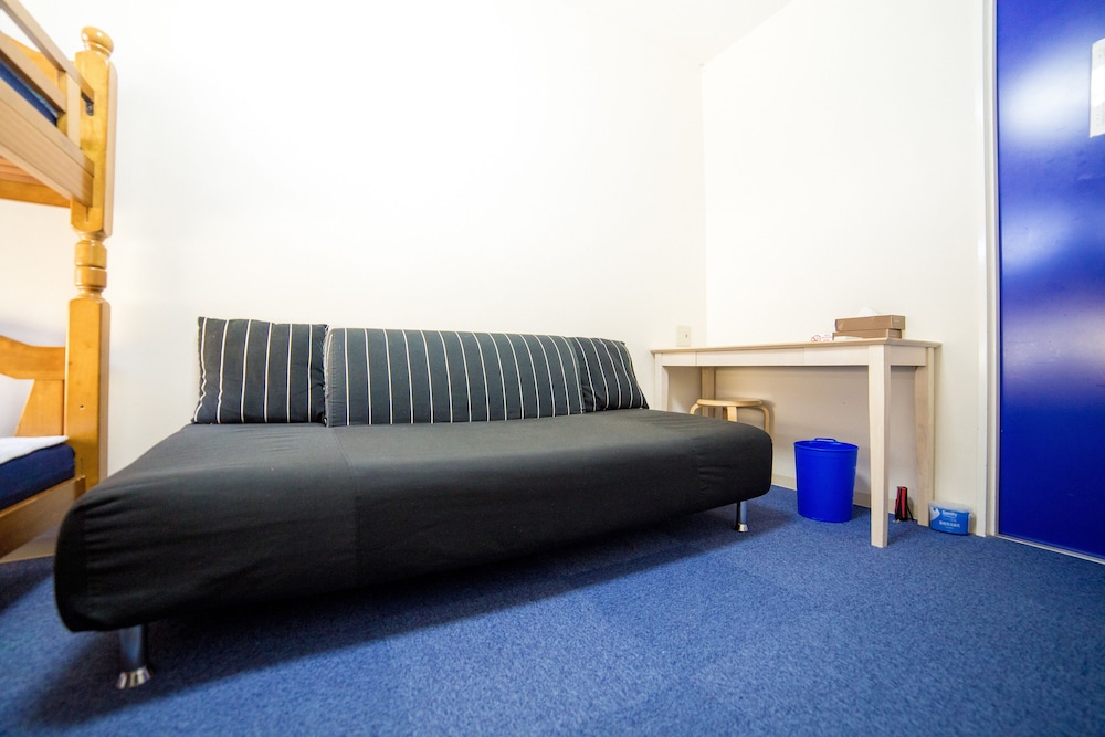 ツインルーム (with Sofa,Shared Bathroom) 客室3 | ケイズハウス京都