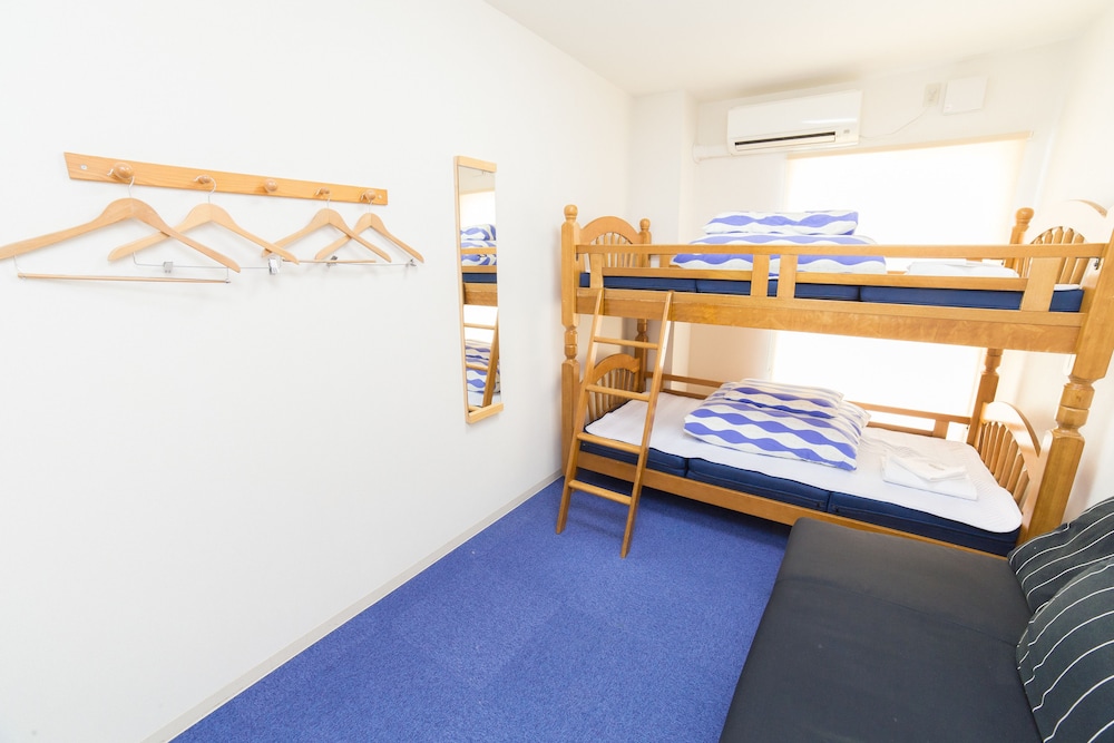 ツインルーム (with Sofa,Shared Bathroom) 客室2 | ケイズハウス京都