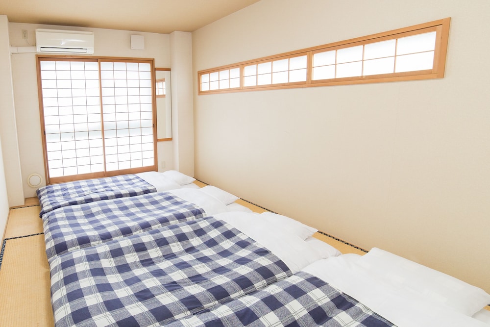 和室 4人部屋 (共用バスルーム) 客室4 | ケイズハウス京都