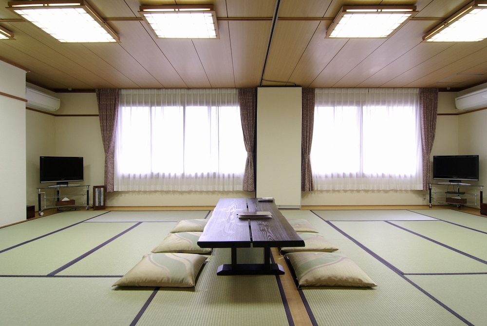 スタンダード ルーム ベッド (複数台) 禁煙 共用バスルーム (for 4-6 people, Japanese Futon) | 京都 東山荘