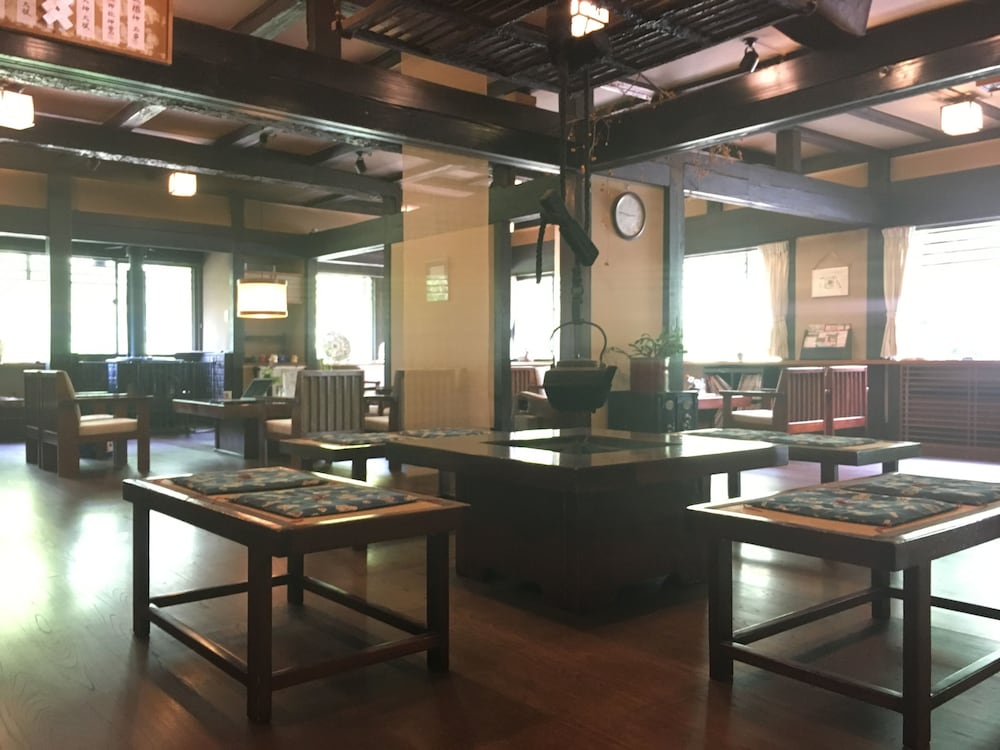 ロビーラウンジ1 | ひなの湯宿 松乃井