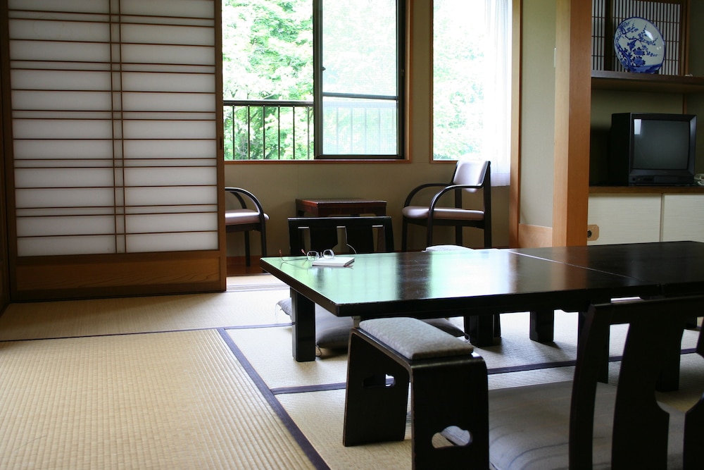 和室おまかせ 喫煙可 客室4 | ひなの湯宿 松乃井