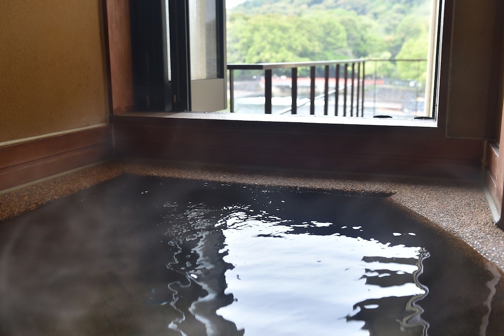 [あけぼの] 宇治川眺望テラスと半露天付客室 (禁煙) バスルーム1 | 京都宇治 花やしき浮舟園