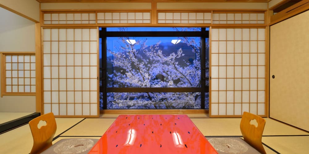 [和室12畳] 宇治川眺望 テラス付和室 (禁煙) 客室4 | 京都宇治 花やしき浮舟園