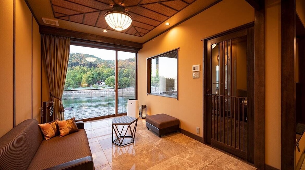 [蘭] 宇治川眺望 半露天風呂付デラックスツイン (禁煙) バルコニーからの眺望0 | 京都宇治 花やしき浮舟園