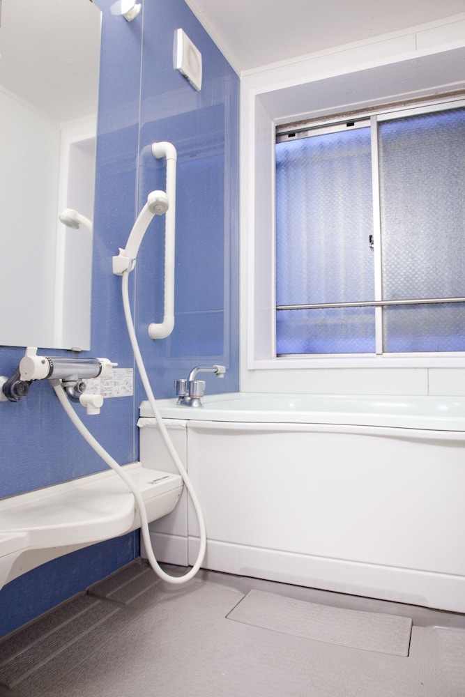 ベーシック ダブルルーム ダブルベッド 1 台 禁煙 共用バスルーム 共用バスルーム0 | 品川宿ゲストハウス＆ツアーズ - ホステル