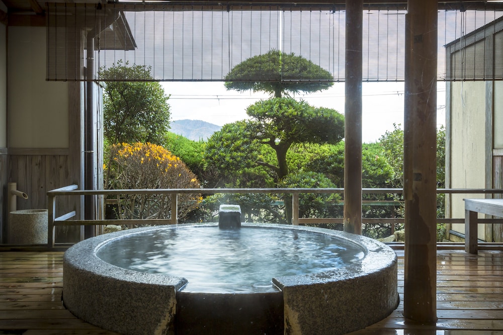【露天風呂付・和室】〈海側・禁煙客室・42㎡〉 客室19 | ホテル北野屋