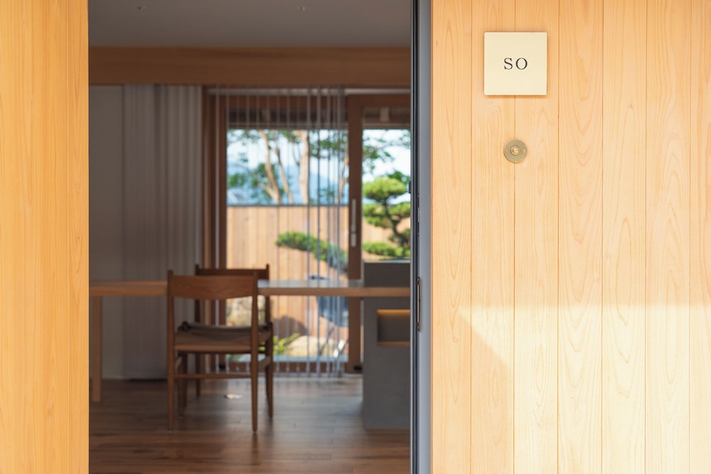 [蒼翠 so-sui] 90m² + ウッドデッキテラス付 (海側·禁煙客室·90m²) 客室19 | ホテル北野屋