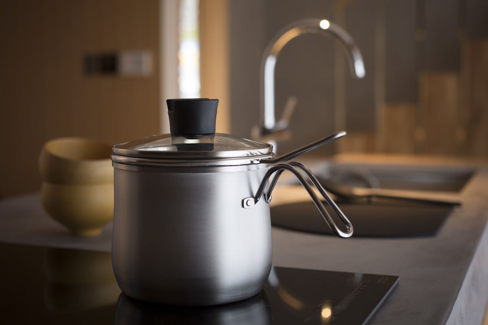 [蒼翠 so-sui] 90m² + ウッドデッキテラス付 (海側·禁煙客室·90m²) 専用キッチン1 | ホテル北野屋