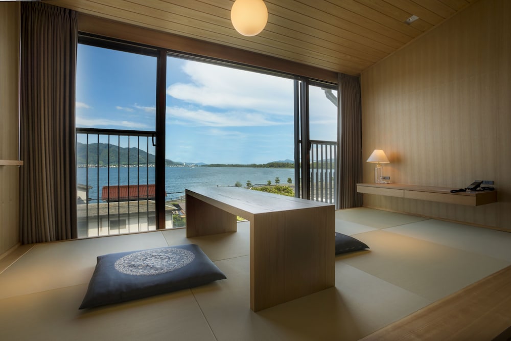 【新・海側和洋室】〈海側・禁煙客室・41㎡〉 客室2 | ホテル北野屋