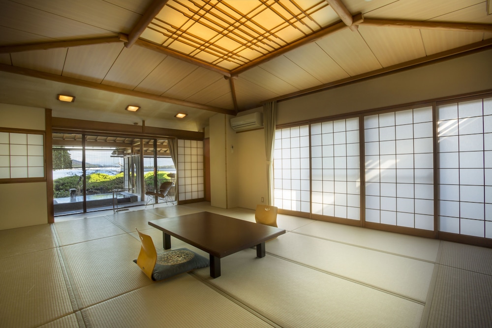 【露天風呂付・和室】〈海側・禁煙客室・42㎡〉 客室1 | ホテル北野屋