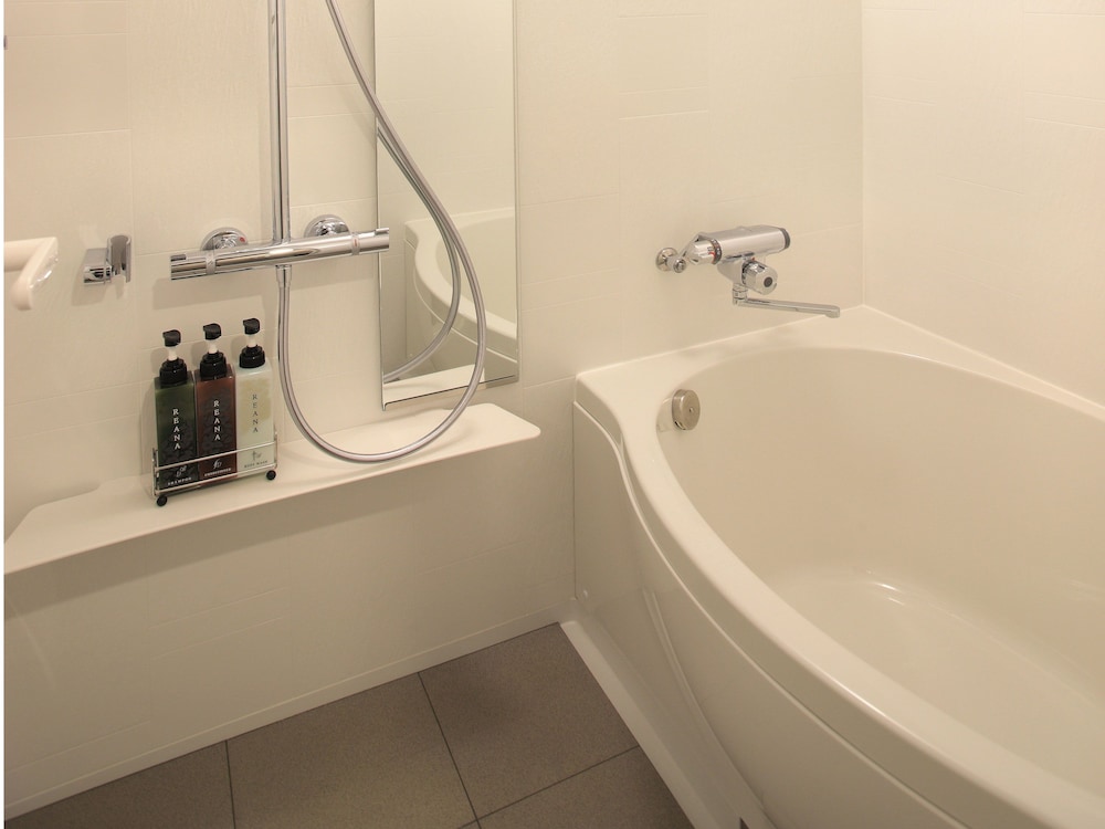 デラックス ツインルーム 禁煙　（改修工事：2026年1月5日～9月30日、8:00～18:00に騒音あり） バスルーム0 | ホテル エルシエント京都八条口