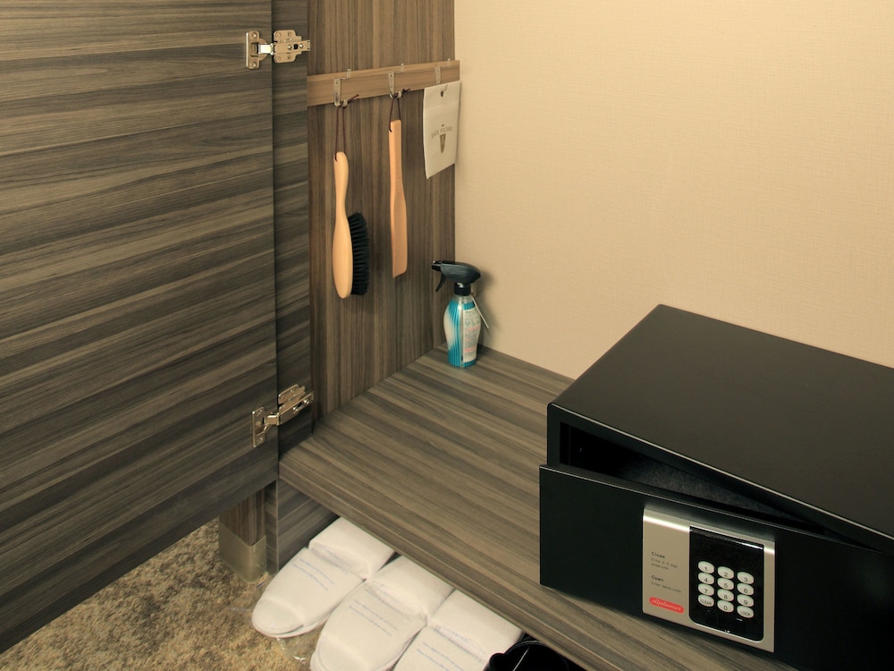 デラックス ツインルーム 禁煙　（改修工事：2026年1月5日～9月30日、8:00～18:00に騒音あり） セーフティボックス0 | ホテル エルシエント京都八条口