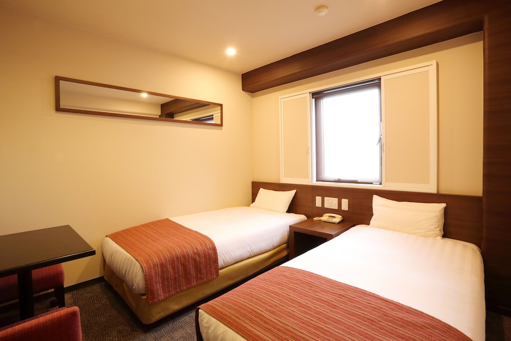 ツインルーム シングルベッド 2 台 禁煙 | スマイルホテル川口