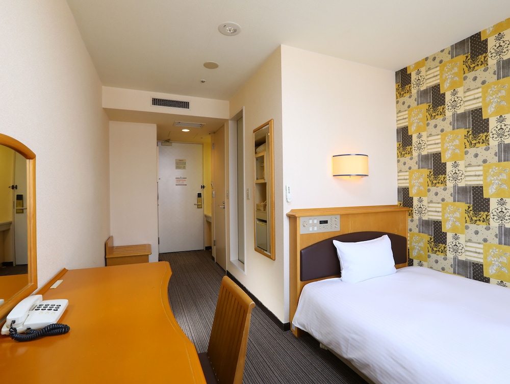 [喫煙]セミダブルルーム 18sqm 120cm幅ベッド1台 2名迄 | ホテル ウィング インターナショナル苫小牧