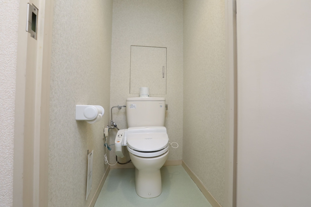 [喫煙]ダブルルーム 21.0sqm - 23.0sqm 160cm幅ベッド1台 2名迄 バスルーム0 | ホテル ウィング インターナショナル苫小牧