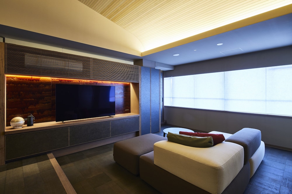 ラグジュアリー スイート　山 客室1 | 厳島いろは