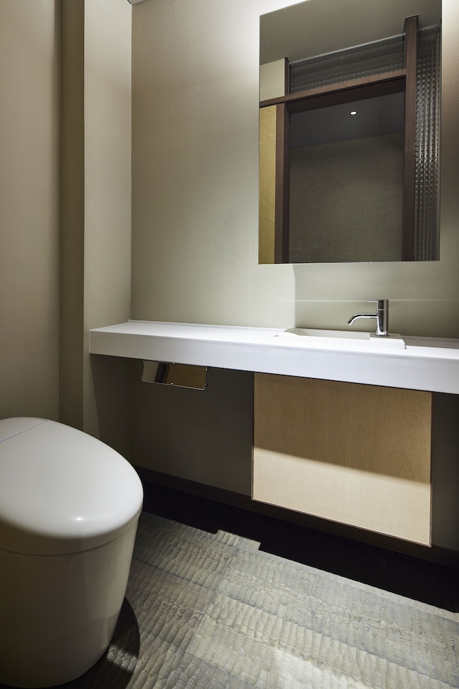 ラグジュアリー スイート　山 バスルーム1 | 厳島いろは