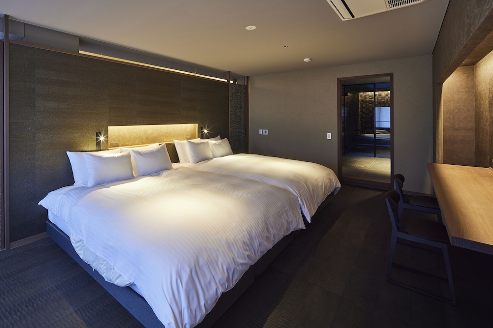 ラグジュアリー スイート　山 客室2 | 厳島いろは