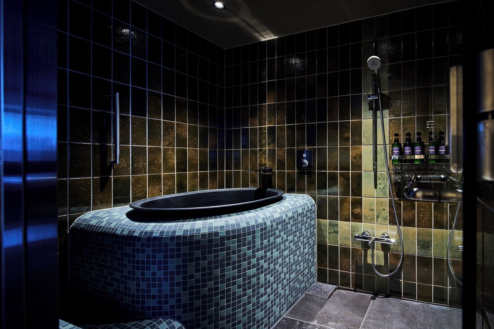 スーペリア ツインルーム　山 バスルーム1 | 厳島いろは