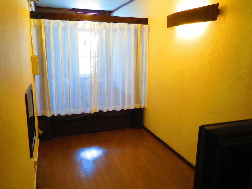 ツインルーム 共用バスルーム | ステラ リゾート