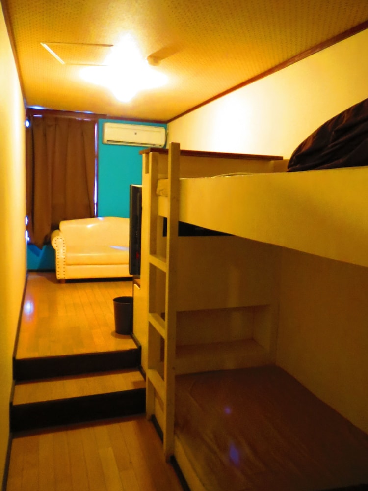 ツインルーム 共用バスルーム 客室3 | ステラ リゾート