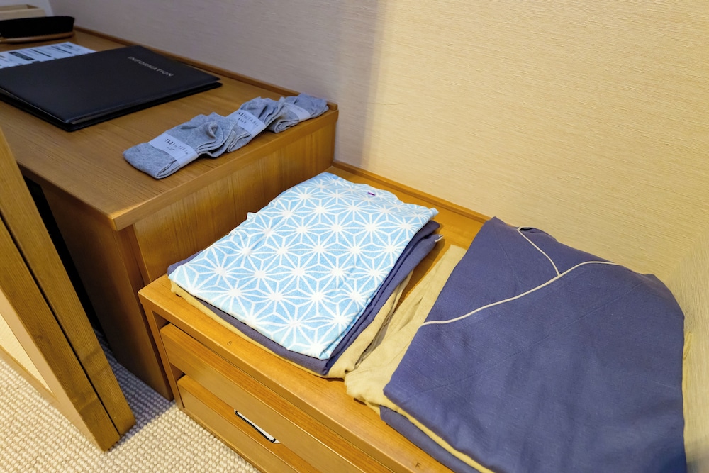 デラックスルーム 禁煙 (ベッド2台+布団2組) 客室4 | NEMU RESORT HOTEL NEMU