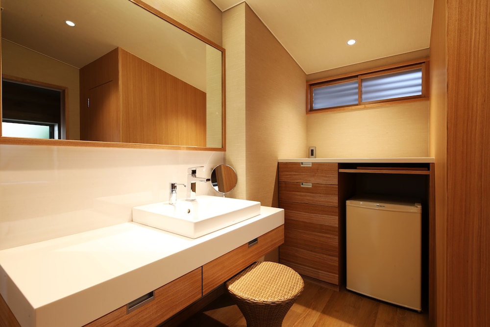 [雪月花] 純和室 10畳 バスルーム0 | 文珠荘