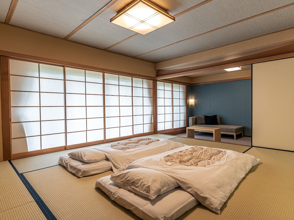 [雪月花] 純和室 10畳 エキストラベッド0 | 文珠荘