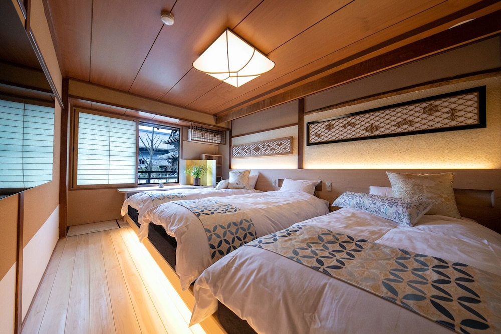 [特別室 東本願寺ビュー] たいせつな花1-4名 禁煙 客室2 | 北海館 お花坊