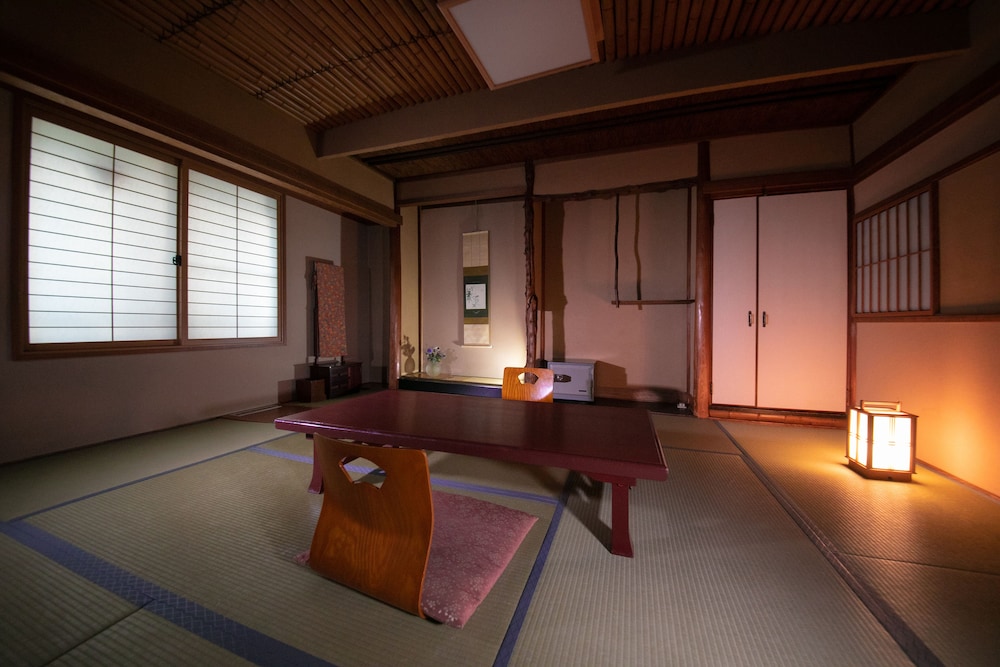 スタンダード和室 バスなし 4-6名 禁煙 | 北海館 お花坊