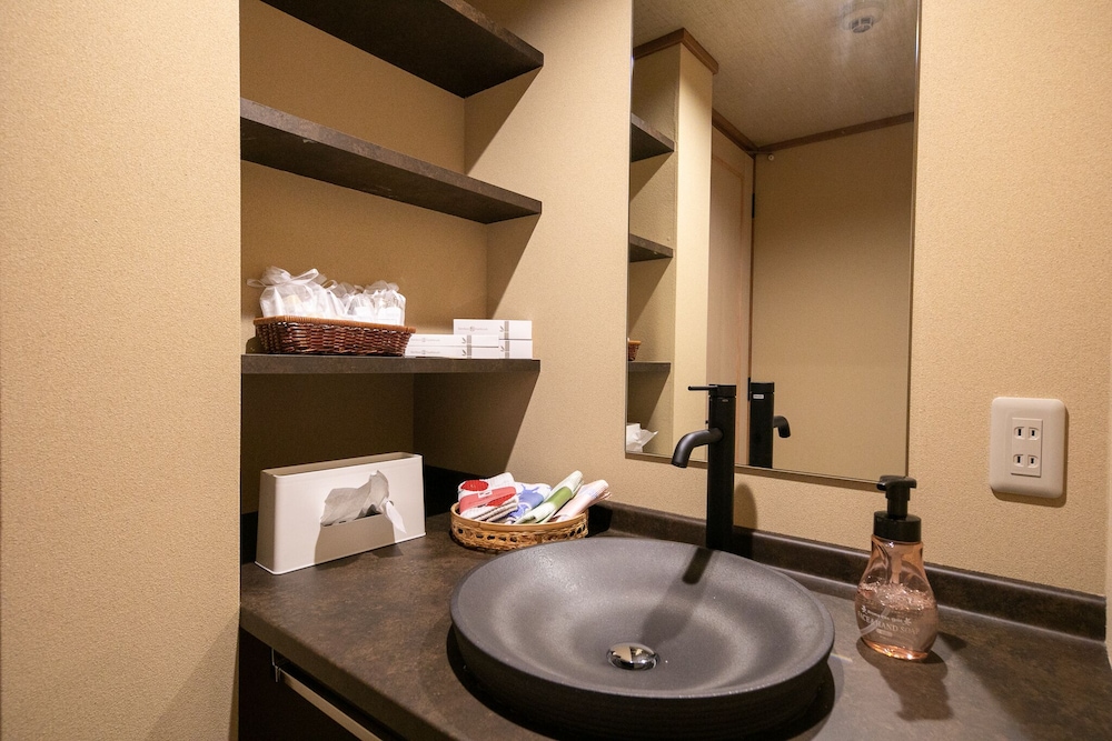 [特別室 東本願寺ビュー] たいせつな花1-4名 禁煙 客室1 | 北海館 お花坊