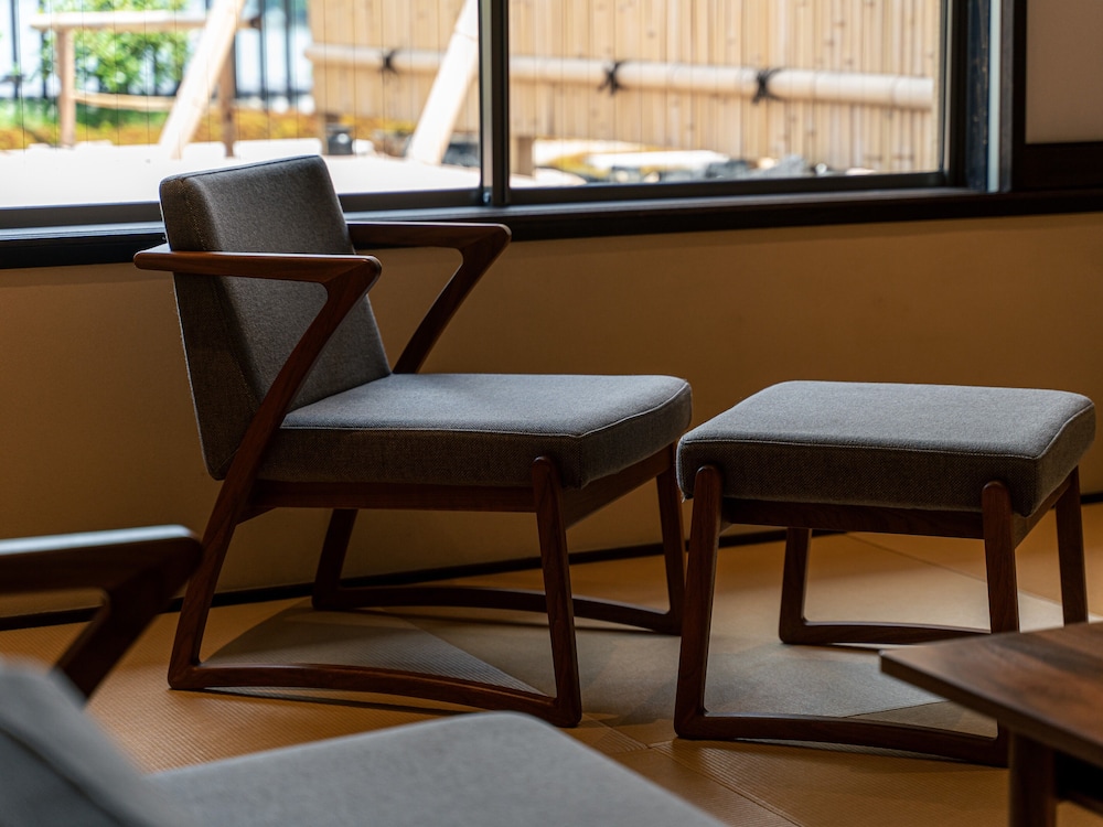 デラックス スイート テラス ガーデンビュー 客室5 | 対橋楼