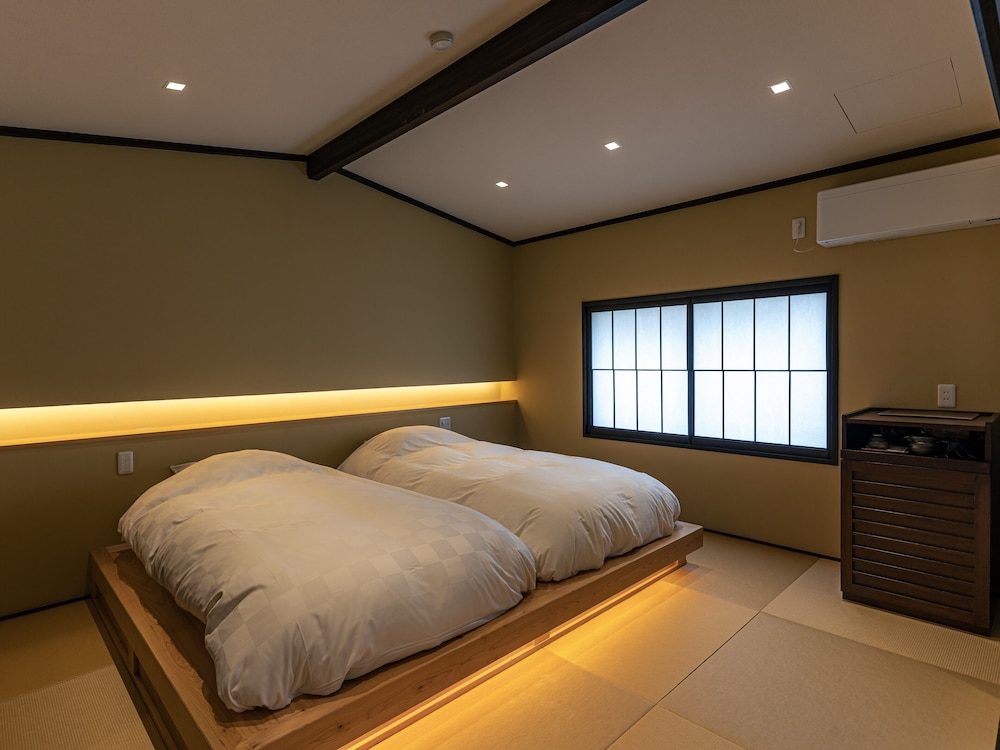 デラックス スイート テラス ガーデンビュー 客室4 | 対橋楼