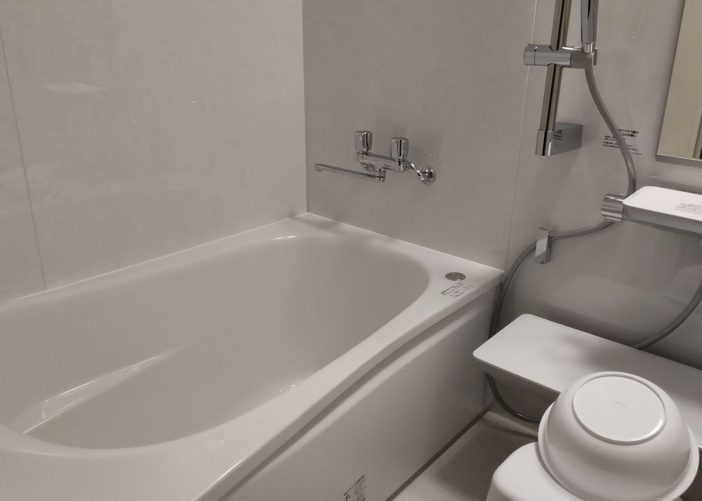 デラックス スイート テラス ガーデンビュー バスルーム1 | 対橋楼