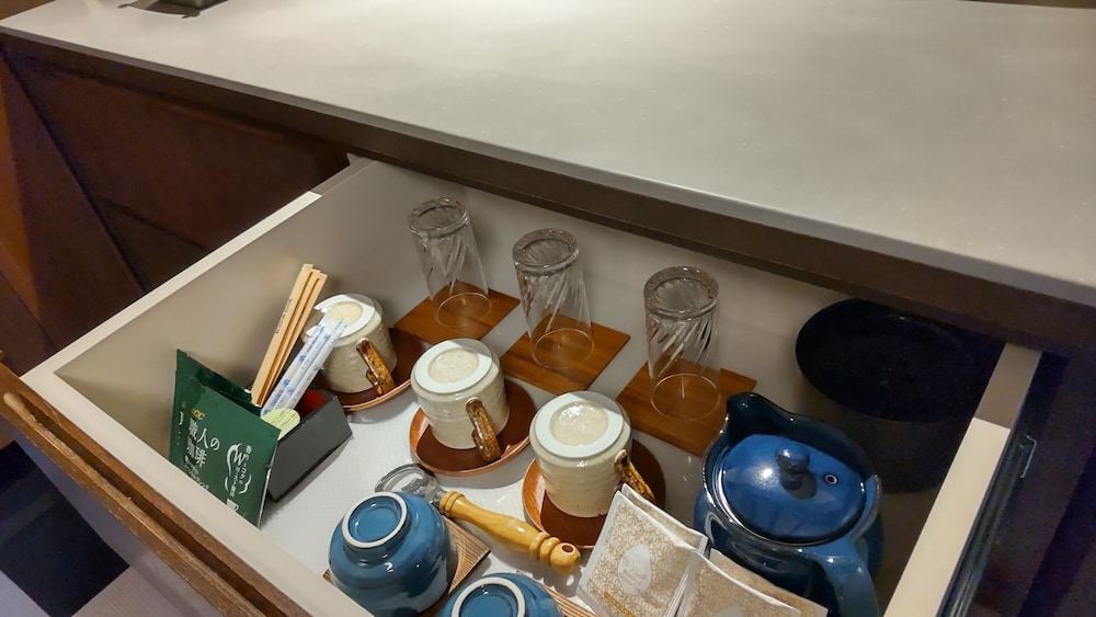 デラックス スイート テラス ガーデンビュー 客室の設備とサービス1 | 対橋楼