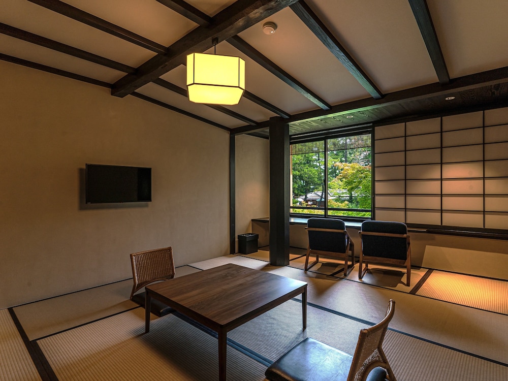 和室 | 対橋楼