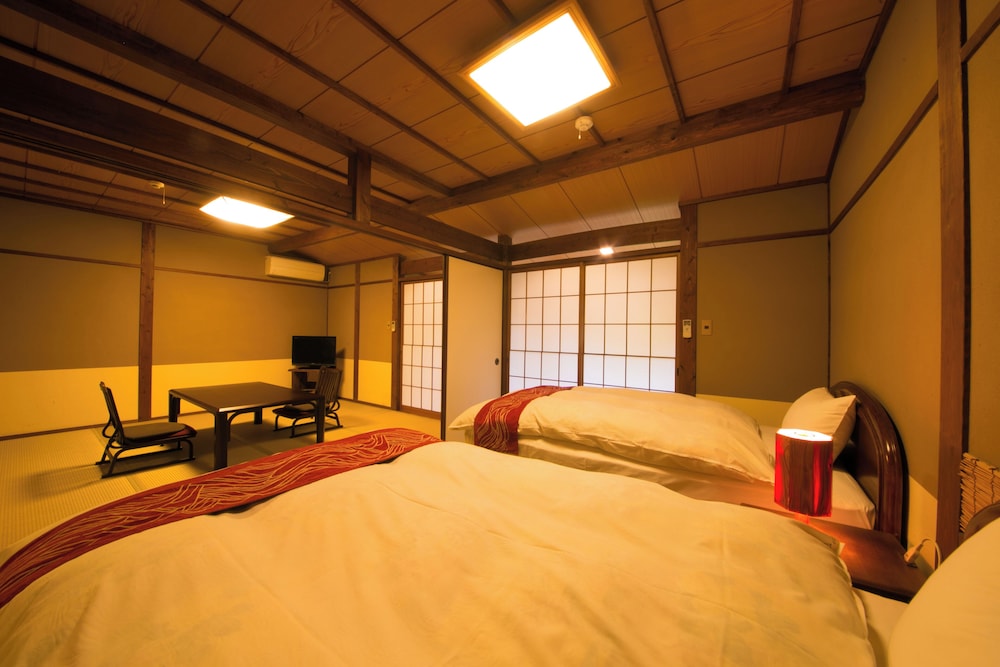 本館　ベッド　露天風呂付　禁煙 | ゆふいん 月燈庵