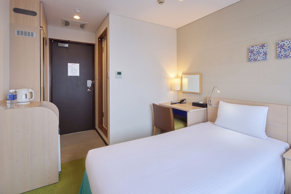 コンパクトツイン 2名利用 客室2 | ホテルゆがふいんおきなわ