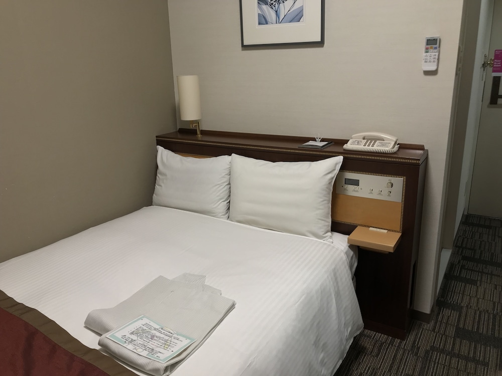 セミダブルルーム 喫煙可 客室1 | ホテル法華クラブ鹿児島