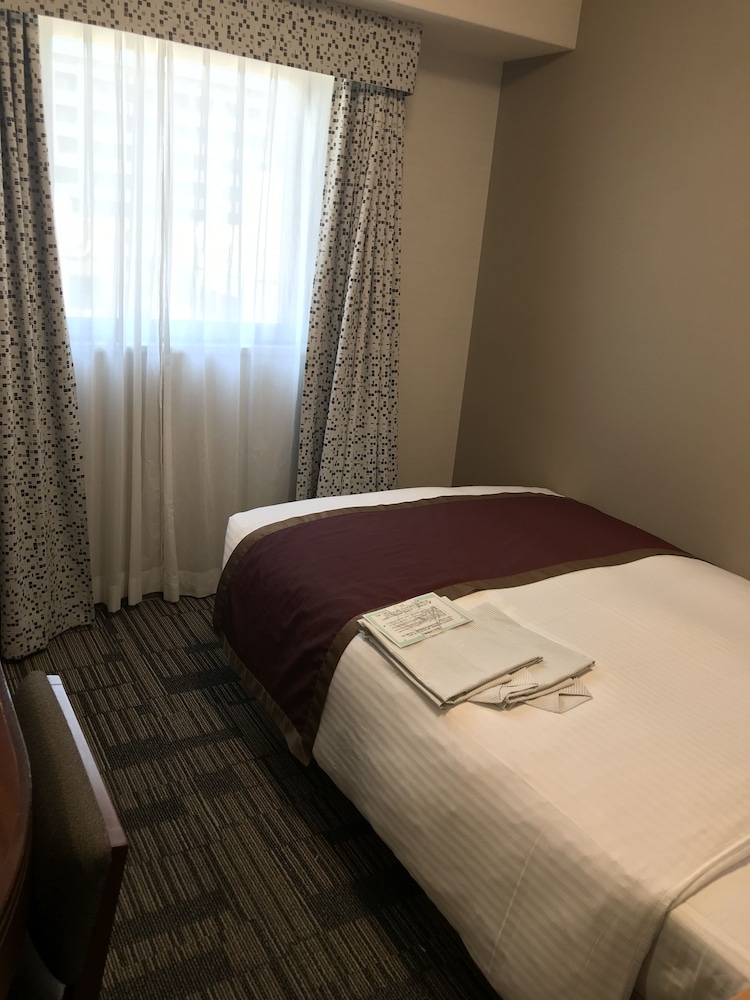 セミダブルルーム 喫煙可 | ホテル法華クラブ鹿児島