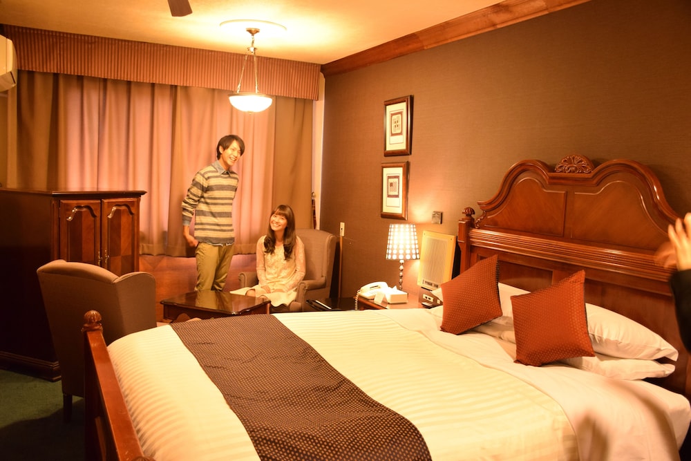 ダブルルーム 喫煙可 客室2 | ホテルガストフ