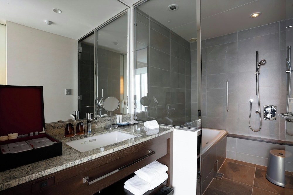 スーペリア ルーム シングルベッド 2 台 シティビュー バスルーム2 | 大阪マリオット都ホテル