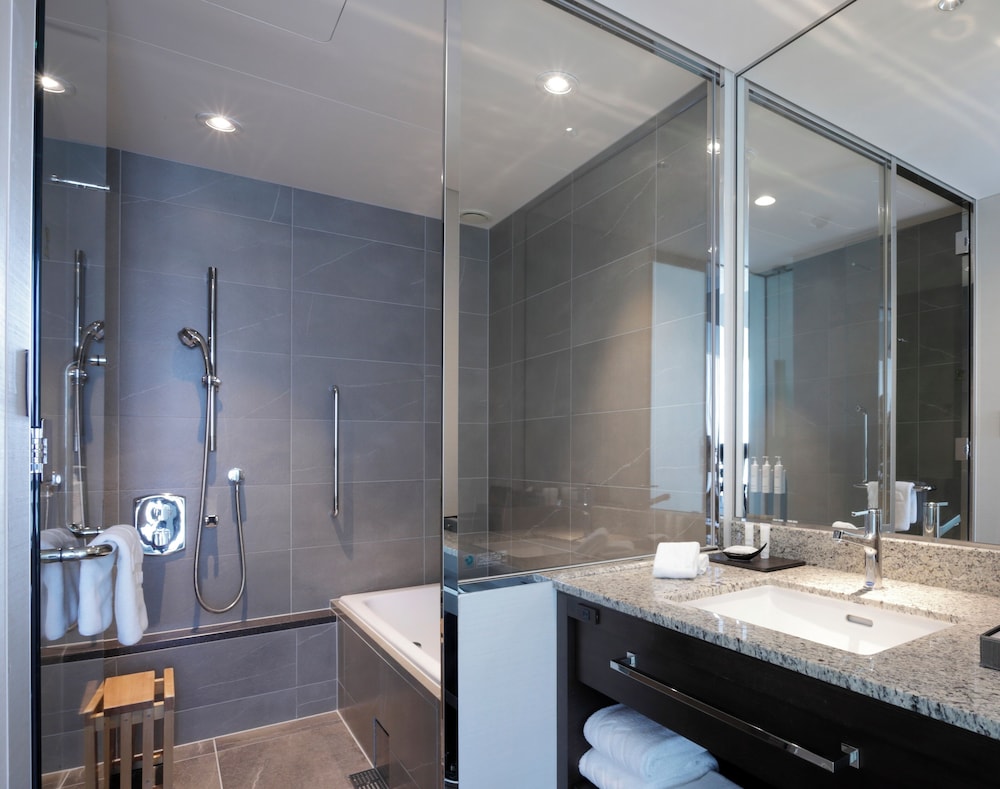 スーペリア ルーム キングベッド 1 台 クラブラウンジ利用可 バスルーム0 | 大阪マリオット都ホテル