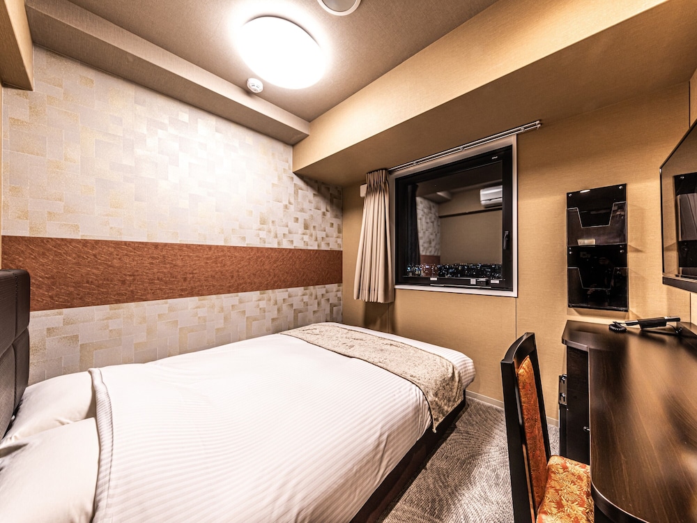 クイーンルーム 高層階 2名利用 禁煙 | アパホテル〈新大阪駅タワー〉