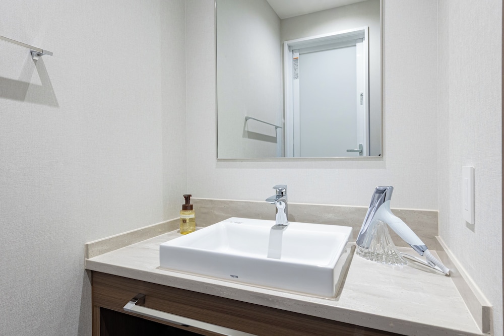 デラックス 4ベッドバンクルーム 禁煙 バスルーム0 | ホテルマイステイズ函館駅前