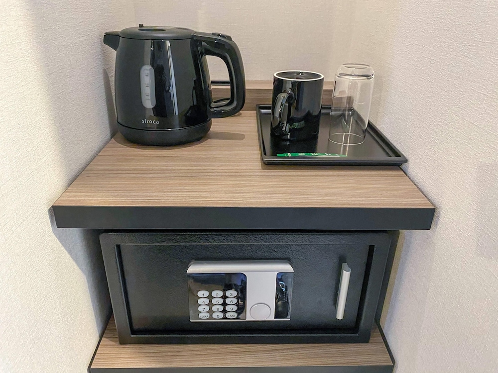 スタンダード ルーム ダブルベッド 1 台 禁煙 客室の設備とサービス0 | コンフォートホテル名古屋金山