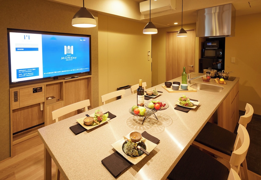 シティビュースィートルーム 禁煙 客室内のダイニングエリア0 | MONday Apart Premium 上野