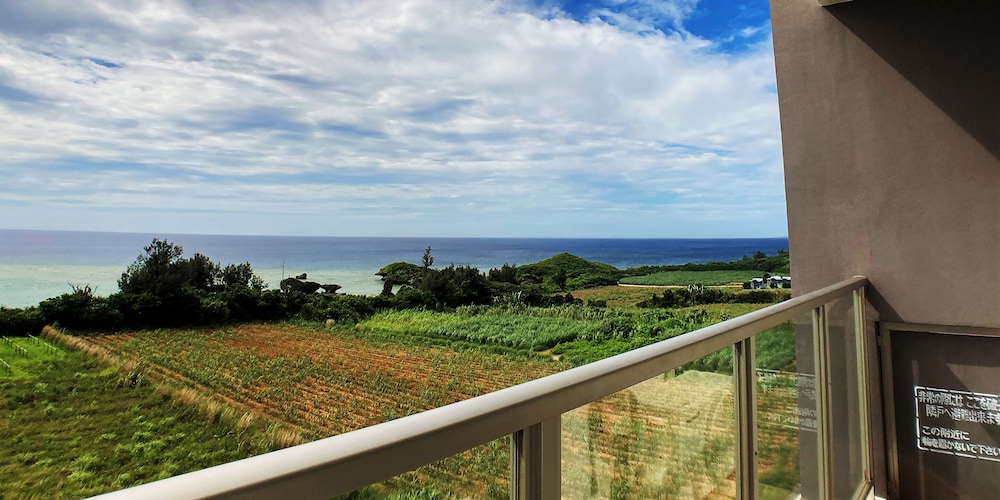 スタンダード コンドミニアム 禁煙 テラス / パティオ0 | 真栄田グランブルー 403